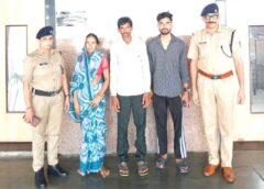 ऑपरेशन डिग्निटी के तहत प्रयागराज जंक्शन पर मिली महिला को परिजनों को सुरक्षित  किया गया सुपुर्द